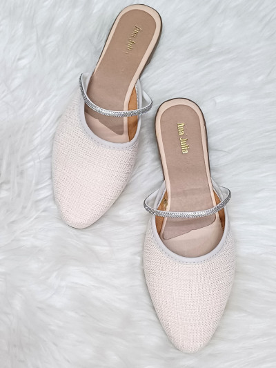 Elegância em Cada Passo - Ana Julia