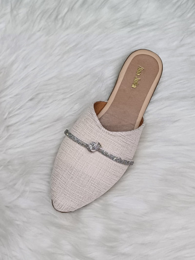 Mule Tramado Off-White com Detalhe de Strass