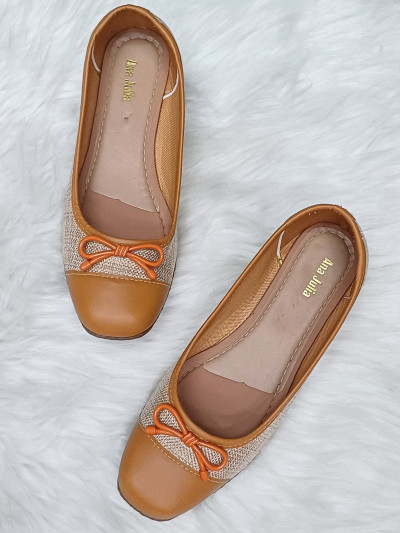 Sapatilha Bicolor com Laço Caramelo