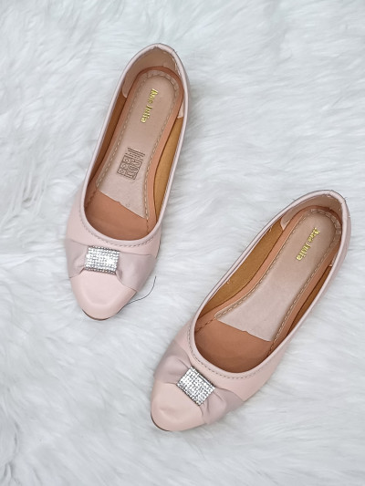 Sapatilha Feminina Bege Claro Glam com Aplique de Strass