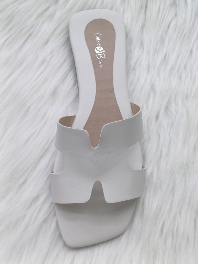 Sandália Preta com Design 